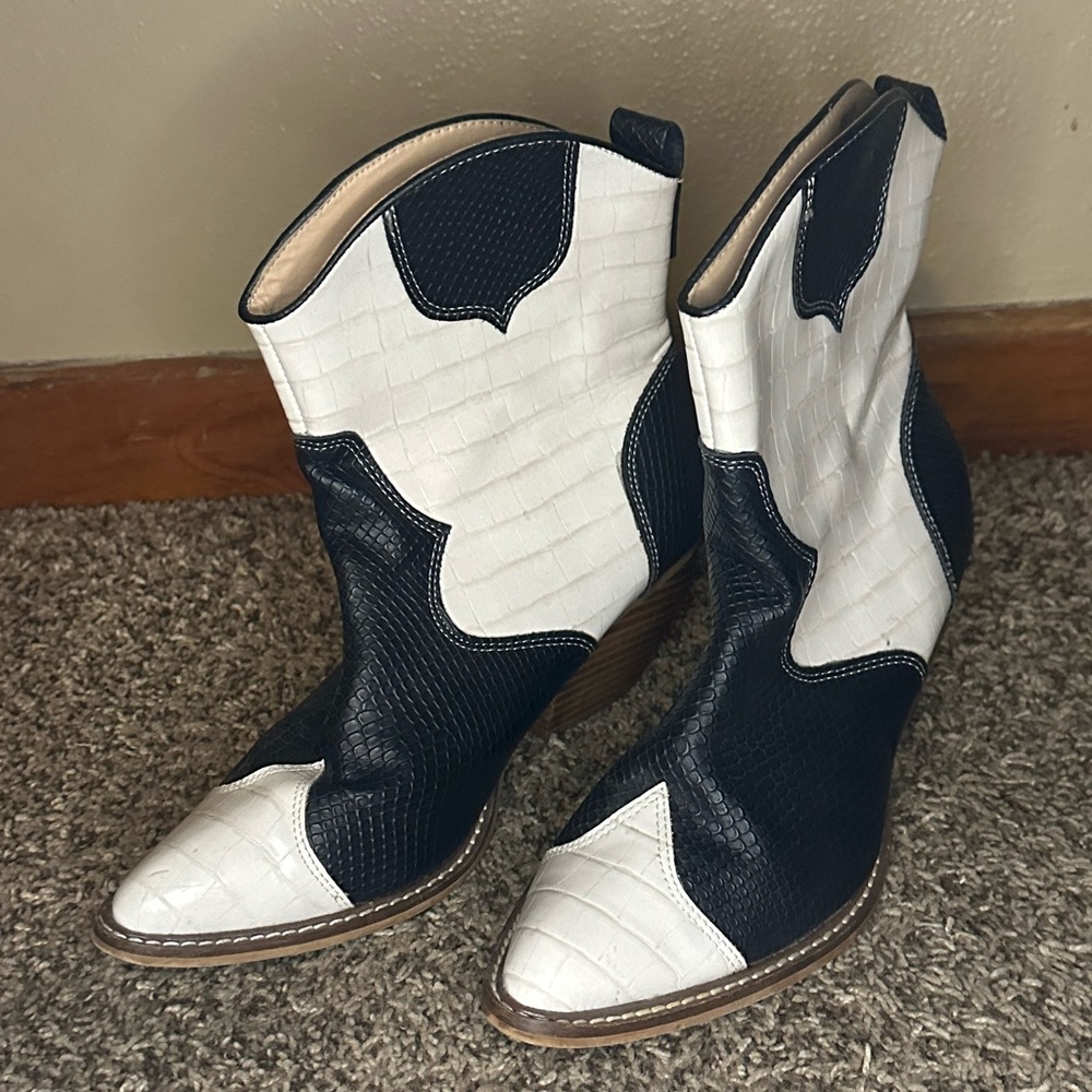 Women’s Black & White Western Ankle Booties